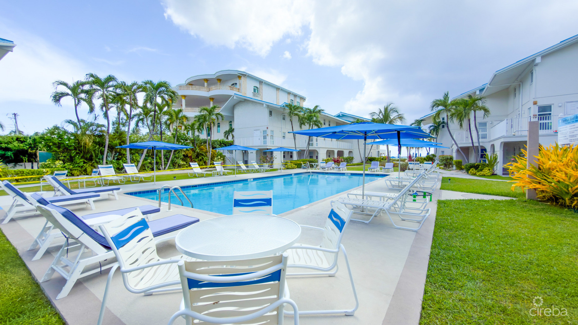 CAYMAN REEF 3 BED SEVEN MILE BEACH
