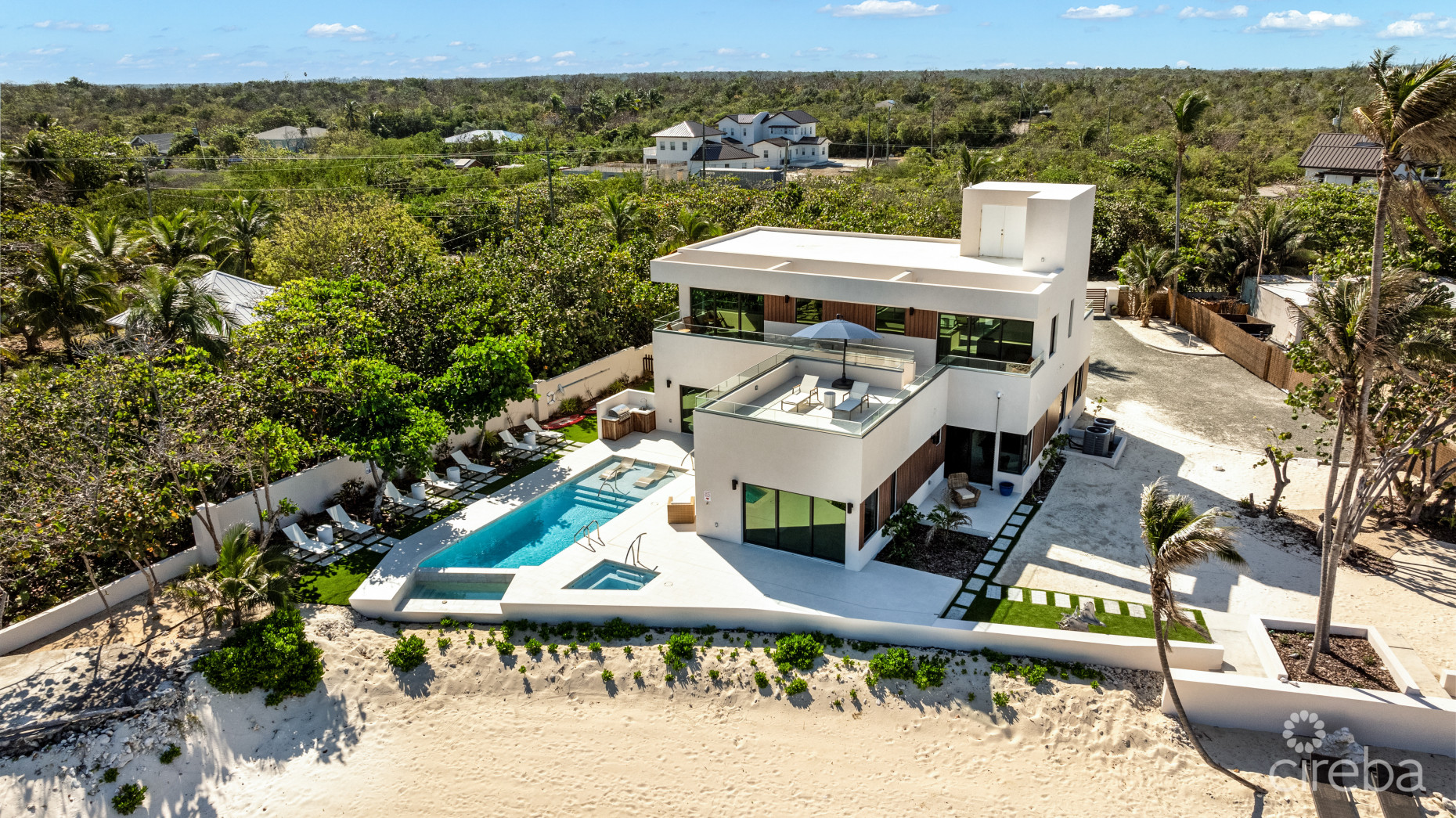 5 BED BEACH FRONT ESTATE - HALCYON POINT