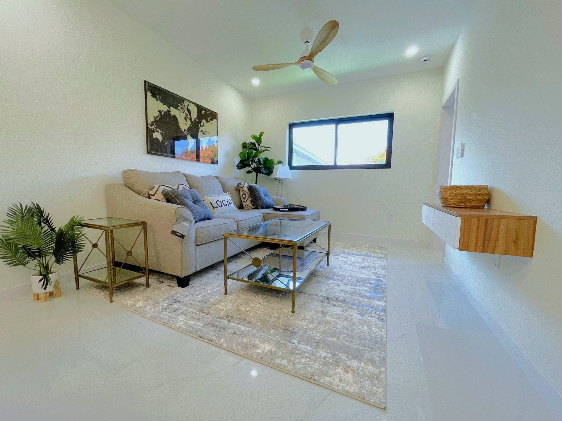 Arza 2 Bed, 2 Bath Plus Den - Beautifully Furnished