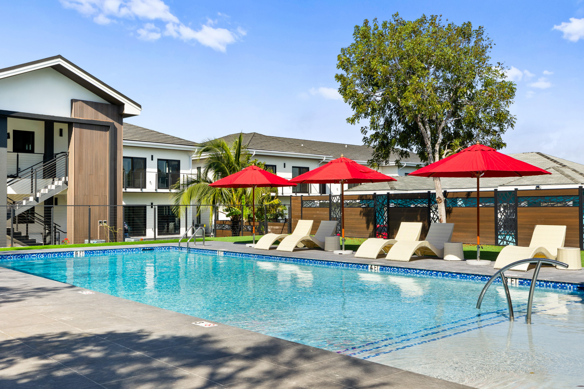 Arza 2 Bed, 2 Bath Plus Den - Beautifully Furnished