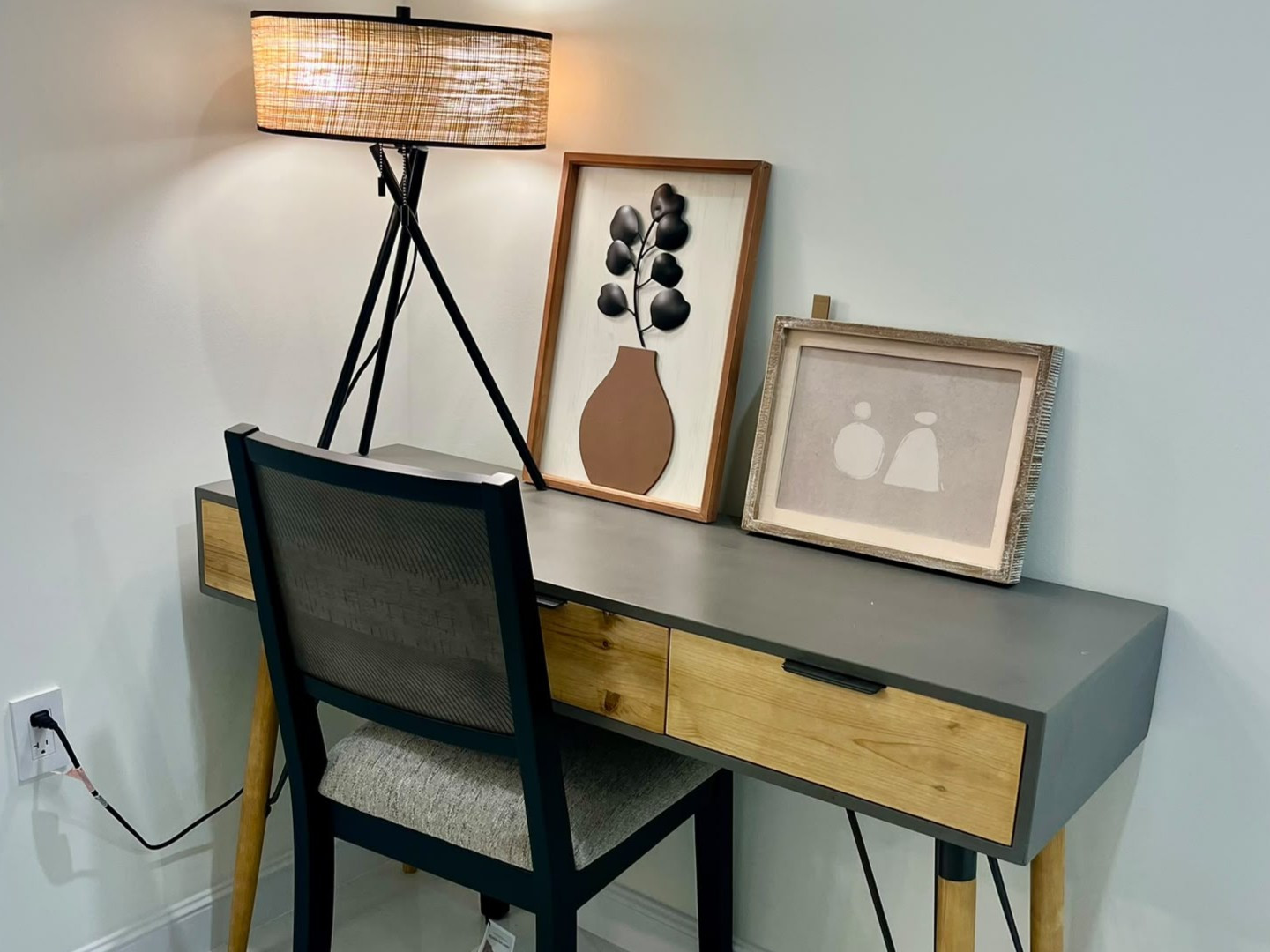Arza 2 Bed, 2 Bath Plus Den - Beautifully Furnished