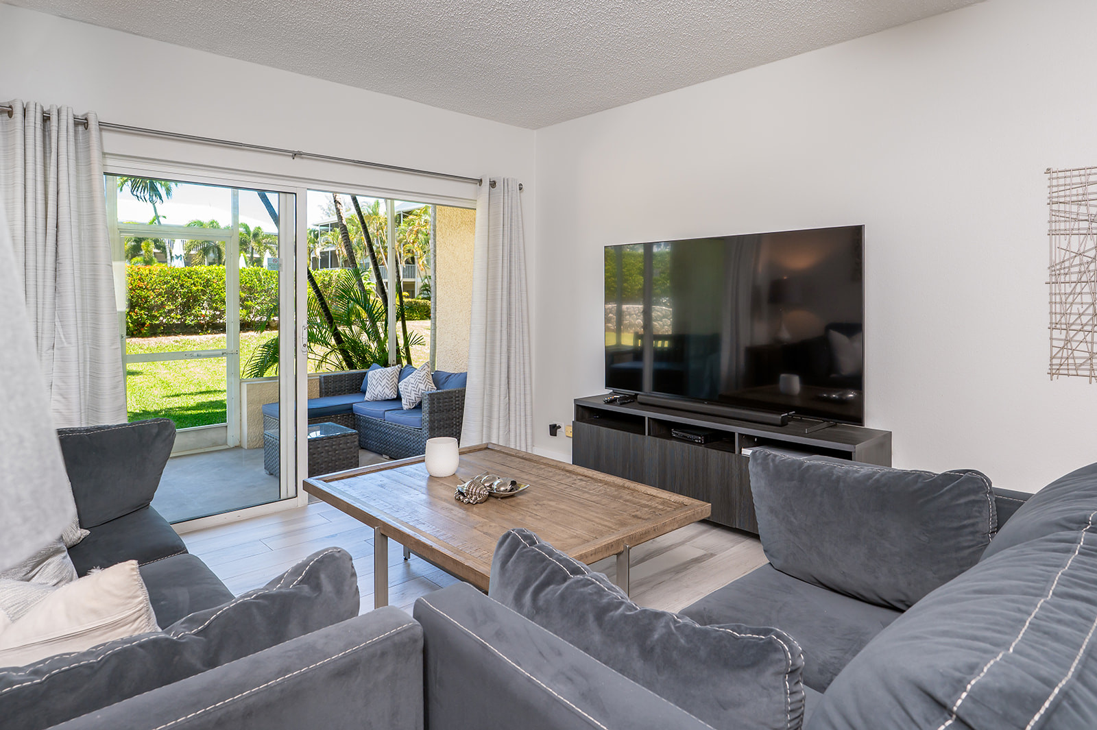 All-inclusive Rental For  October On Seven Mile