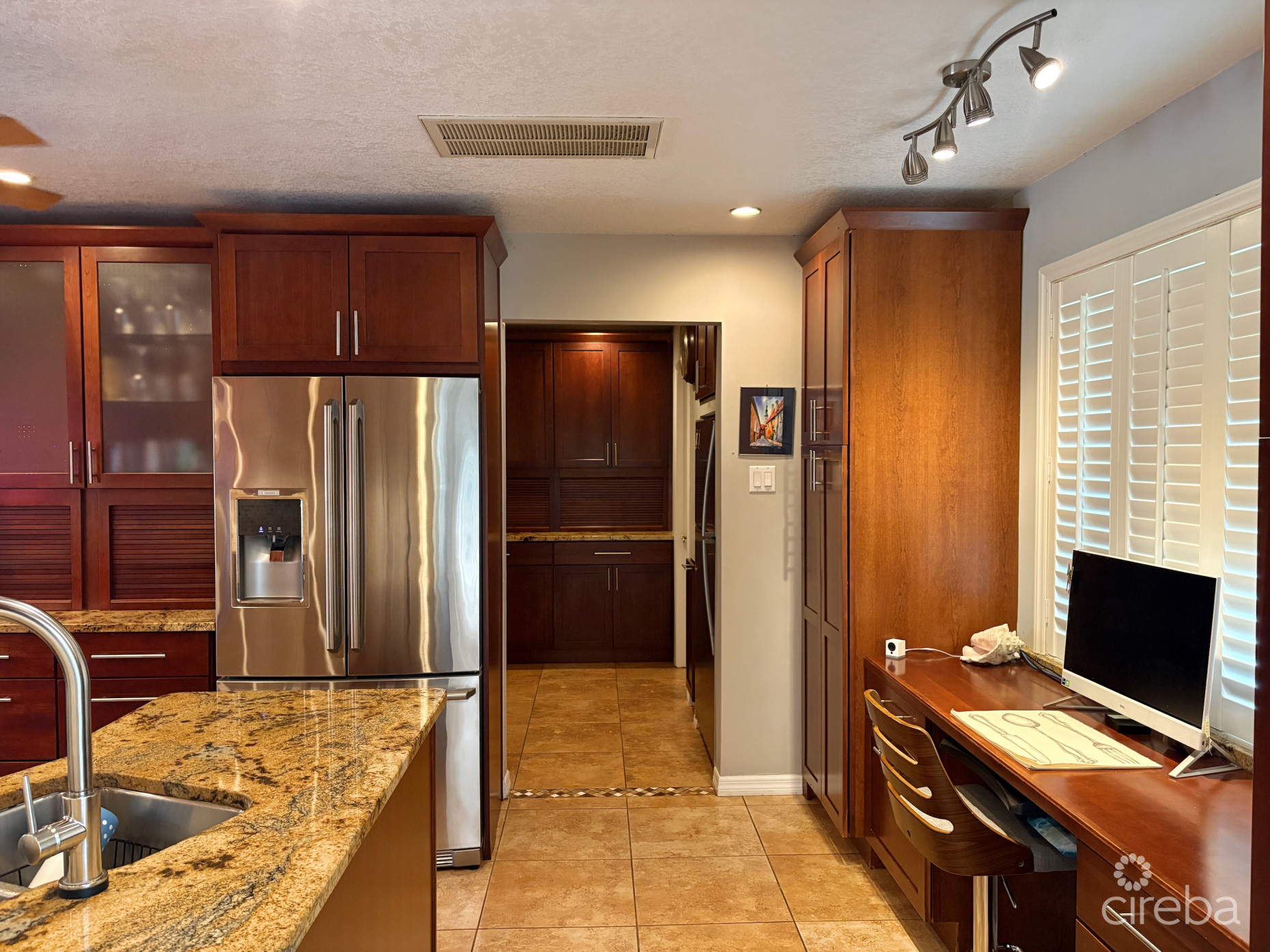 RARE DOUBLE-LOT OASIS BUNGALOW  WITH POOL IN SNUG HARBOUR