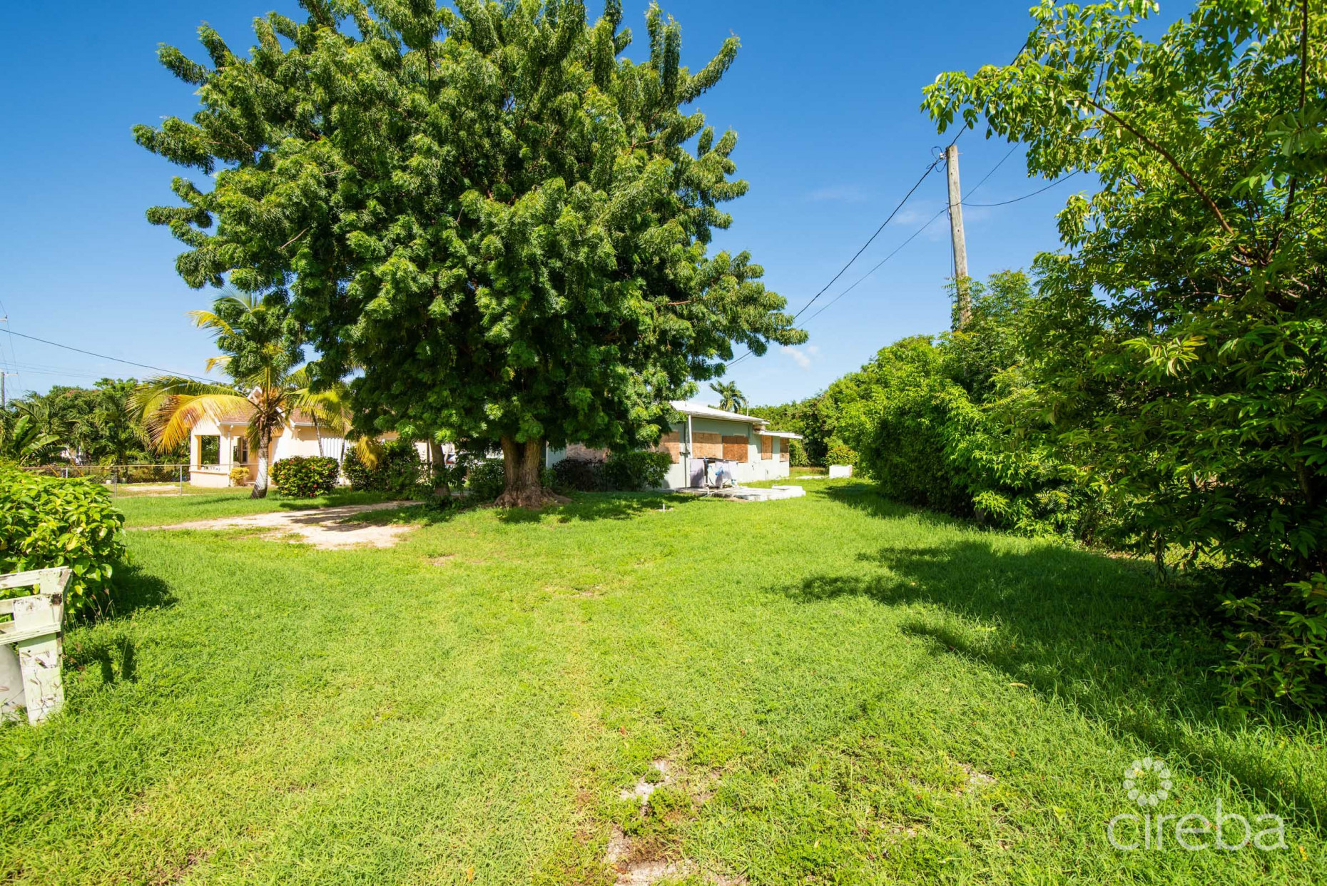 PRIME WEST BAY DEVELOPMENT OPPORTUNITY | 0.84 ACRES