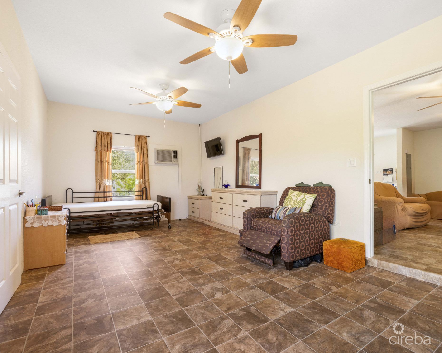 EAST END STAND ALONE HOME JOHN MCLEAN DR