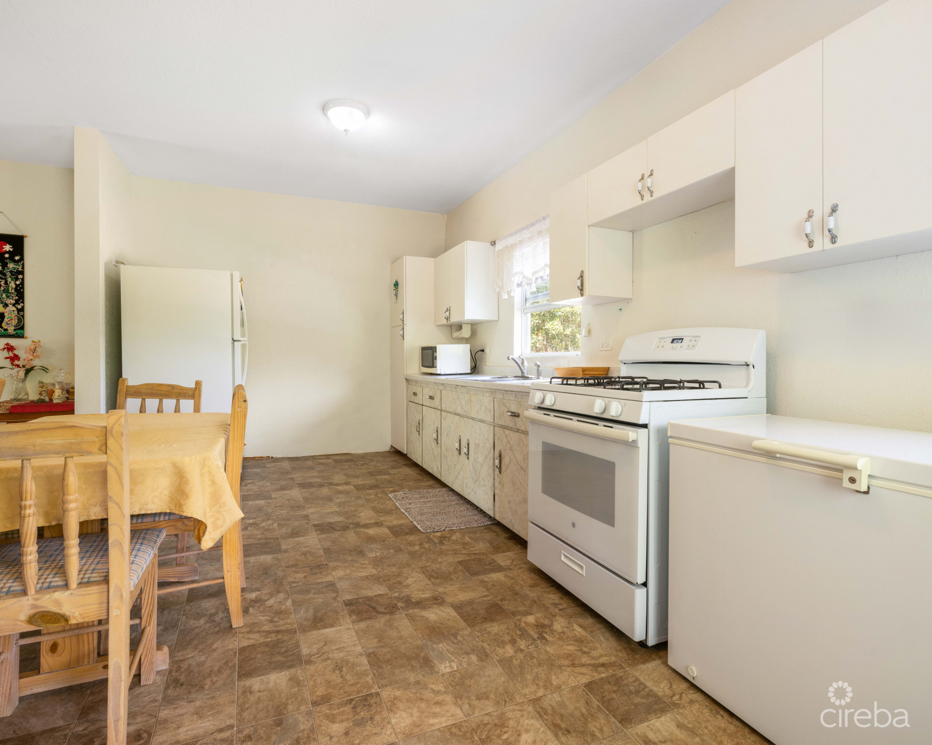 EAST END STAND ALONE HOME JOHN MCLEAN DR