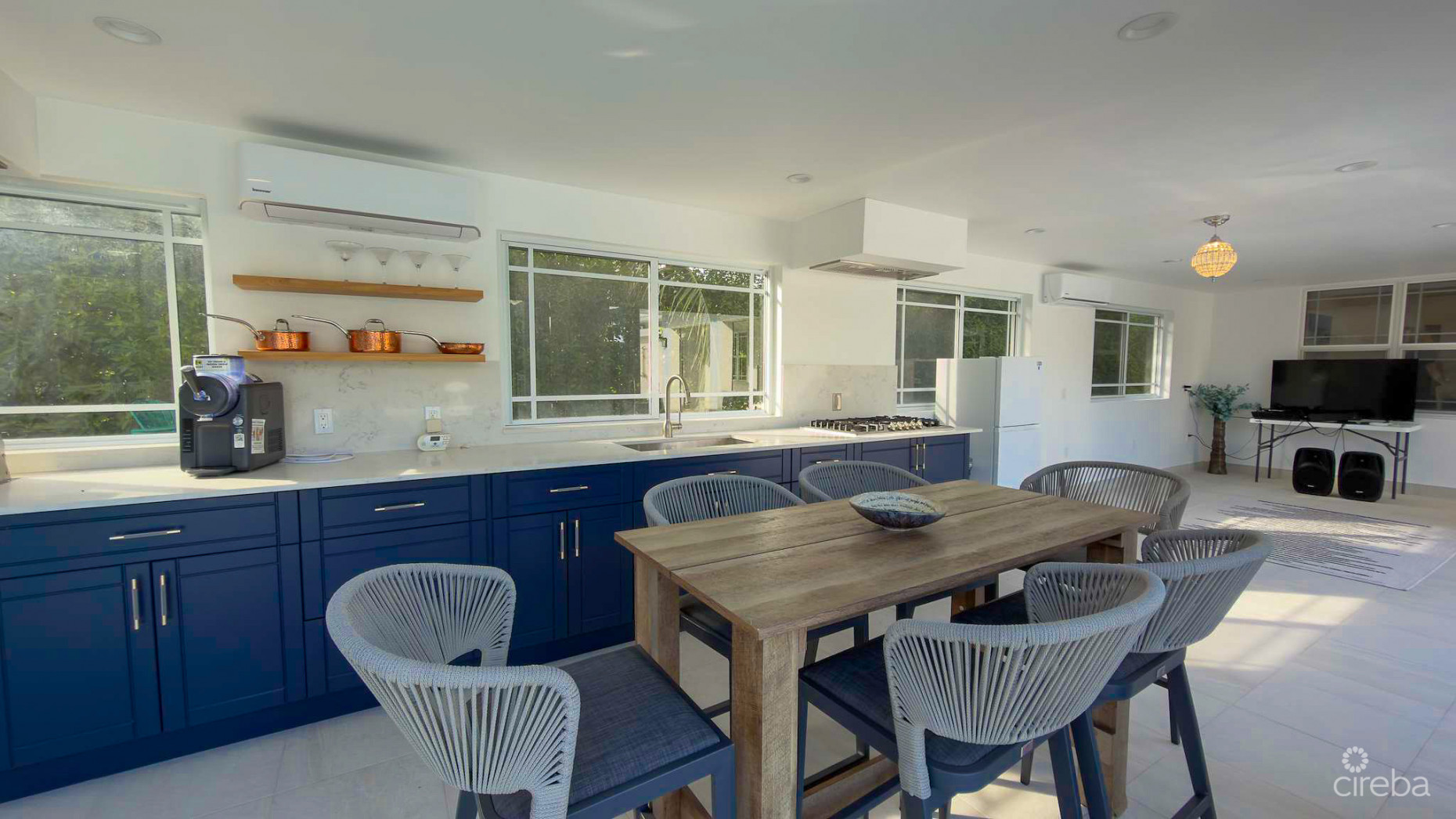 SHORECREST CIRCLE 4 BEDROOM FAMILY HOME