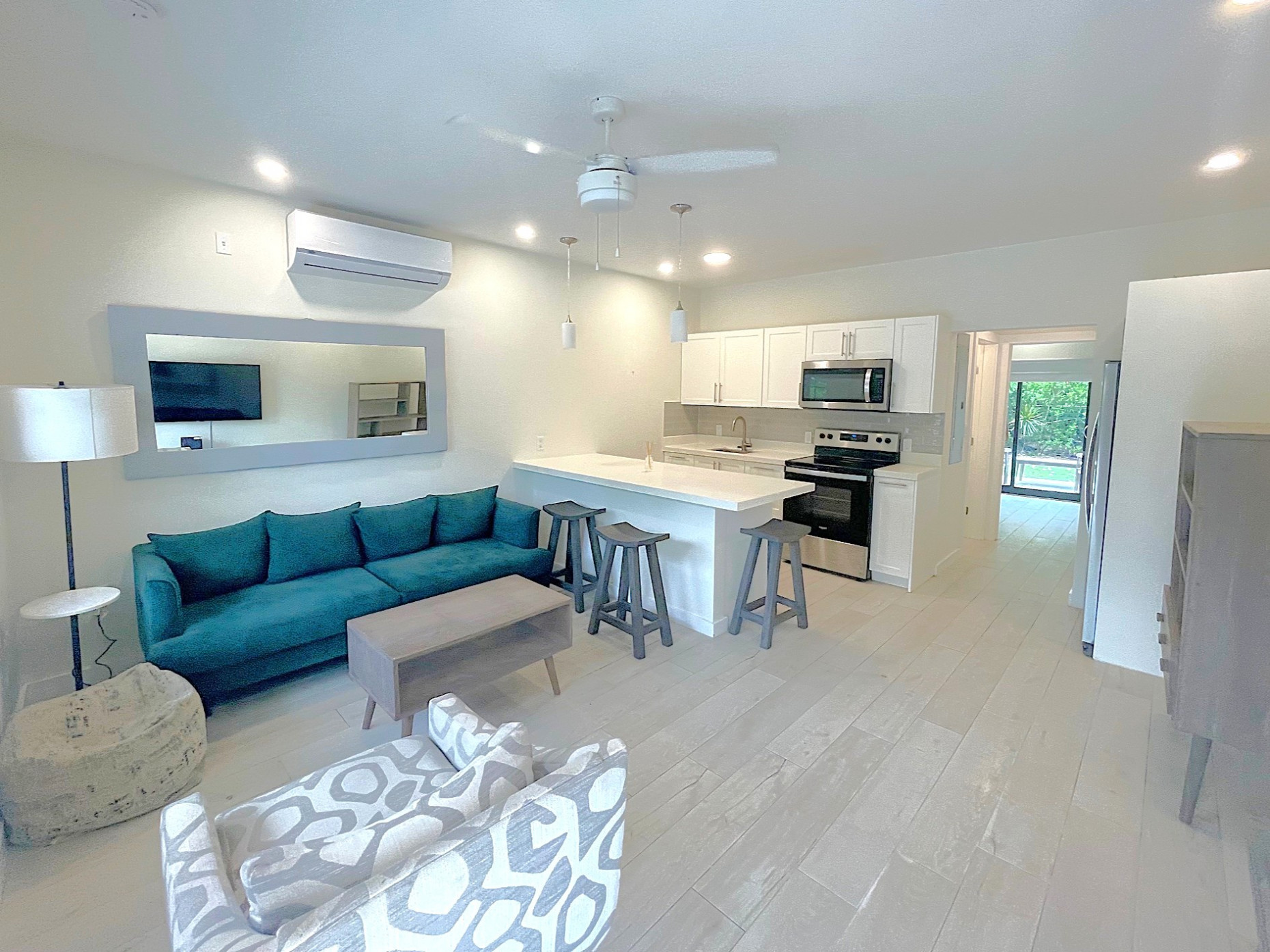 Siena Gardens Modern 1 Bed