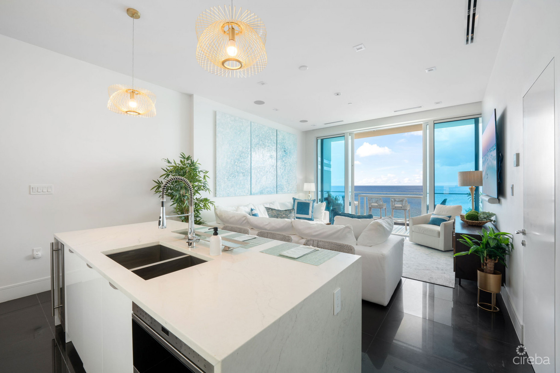 FIN 27, OCEANFRONT CONDO