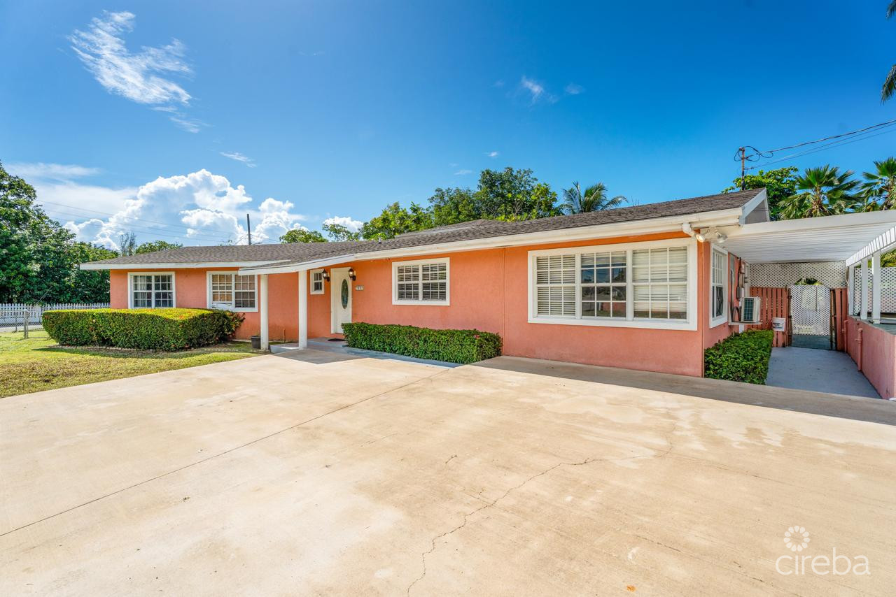 4 BEDROOM DOUBLE LOT HOME  IN PROSPECT