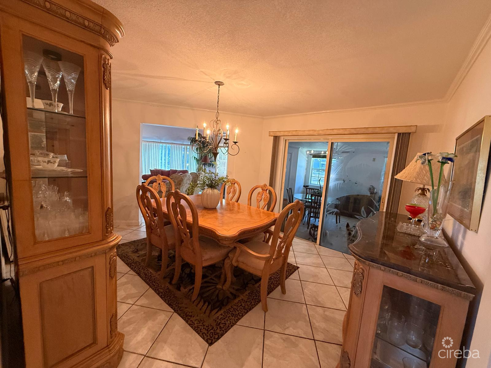 4 BEDROOM DOUBLE LOT HOME  IN PROSPECT