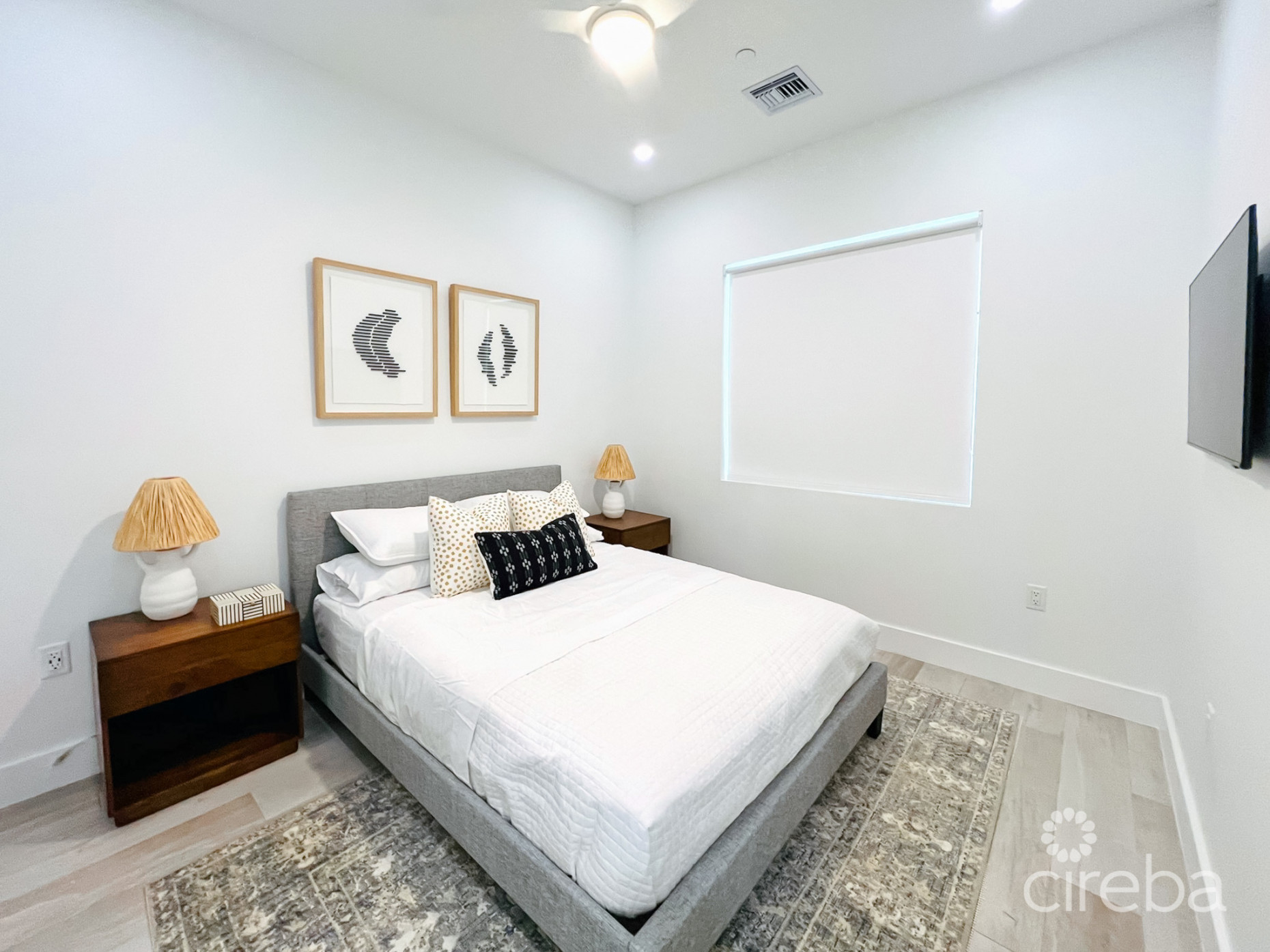 AURA 2 BED PLUS DEN, 2.5 BATH TOWNHOUSE
