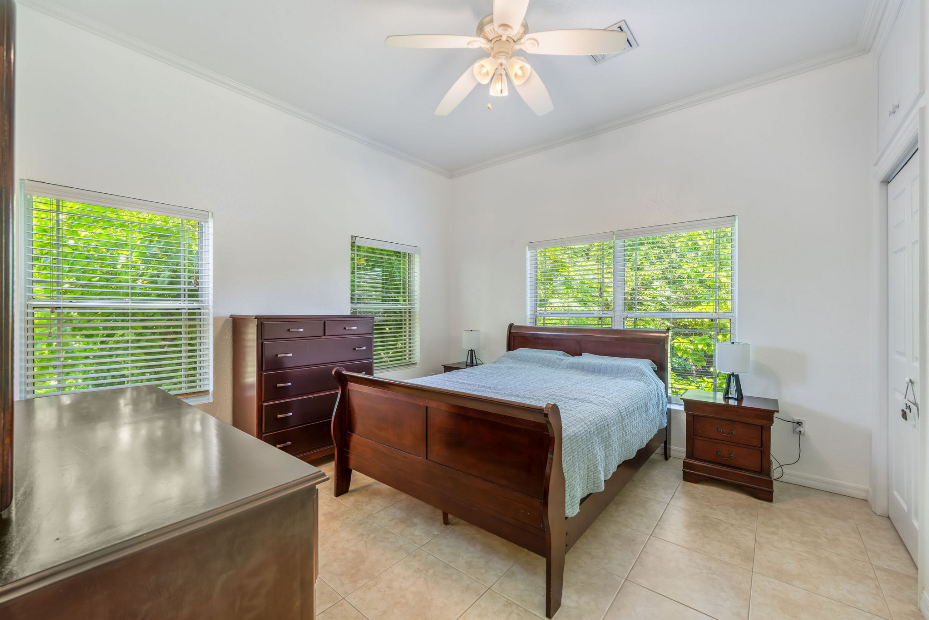 FAIRVIEW MANOR:  2X 2-BED UNITS, GEORGE TOWN