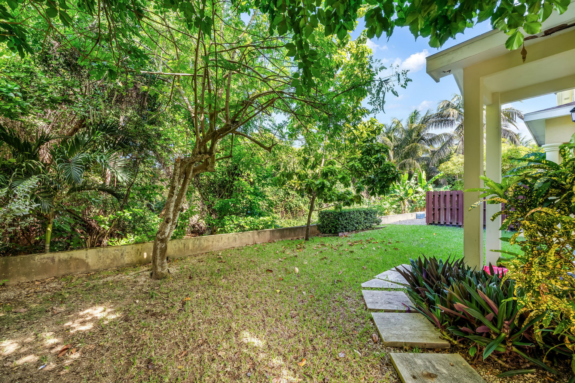 FAIRVIEW MANOR:  2X 2-BED UNITS, GEORGE TOWN