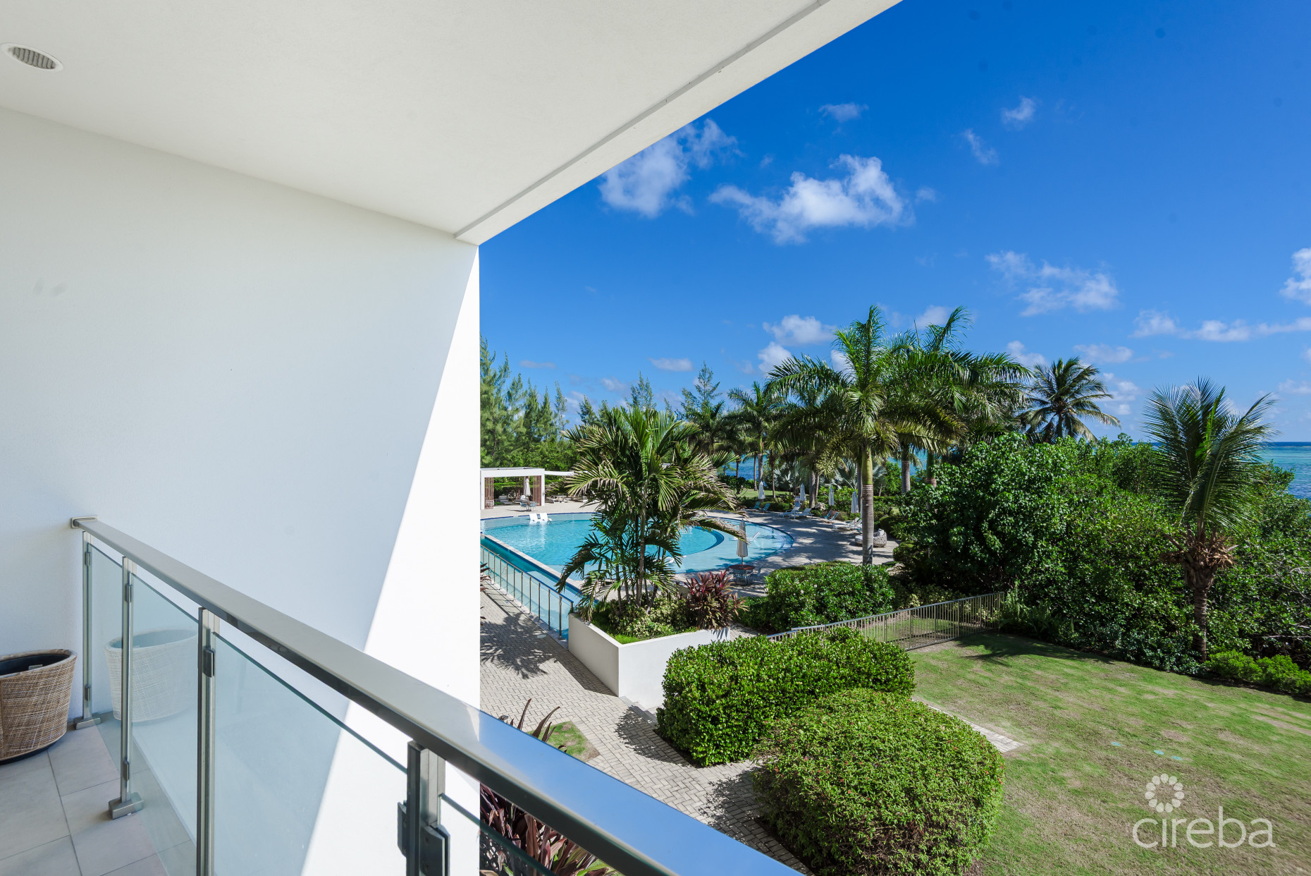 AURA 2 BED PLUS DEN, 2.5 BATH TOWNHOUSE