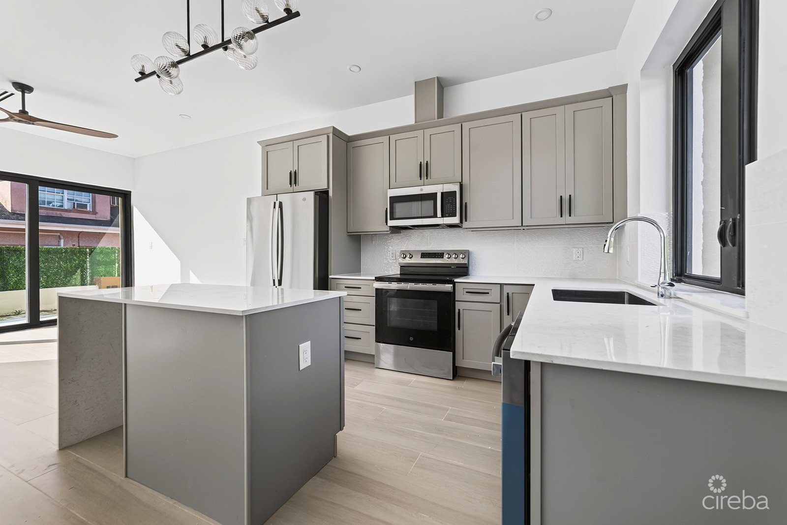 SORELLE - BRAND NEW 1 BEDROOM CONDO