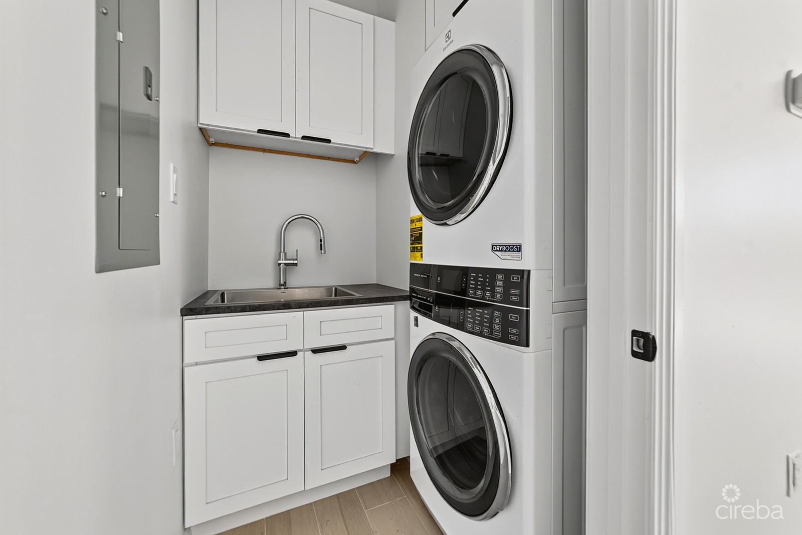 SORELLE - BRAND NEW 1 BEDROOM CONDO