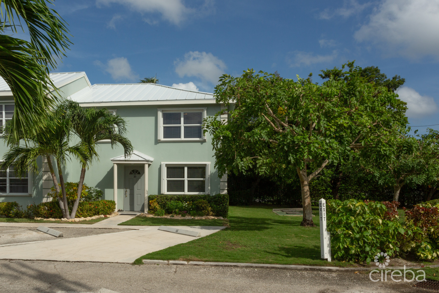 TURNKEY 2BED PLUS DEN END UNIT TROPICAL HAVEN