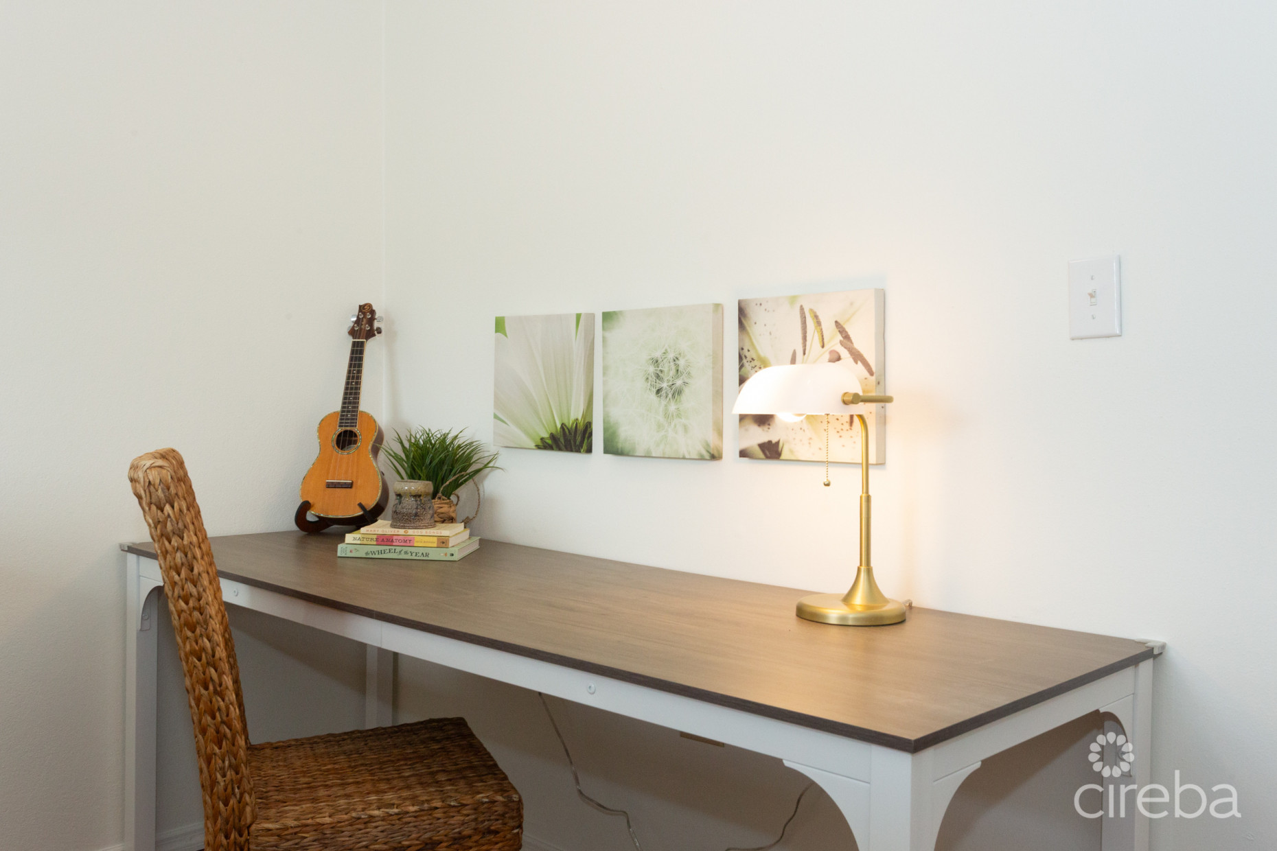 TURNKEY 2BED PLUS DEN END UNIT TROPICAL HAVEN