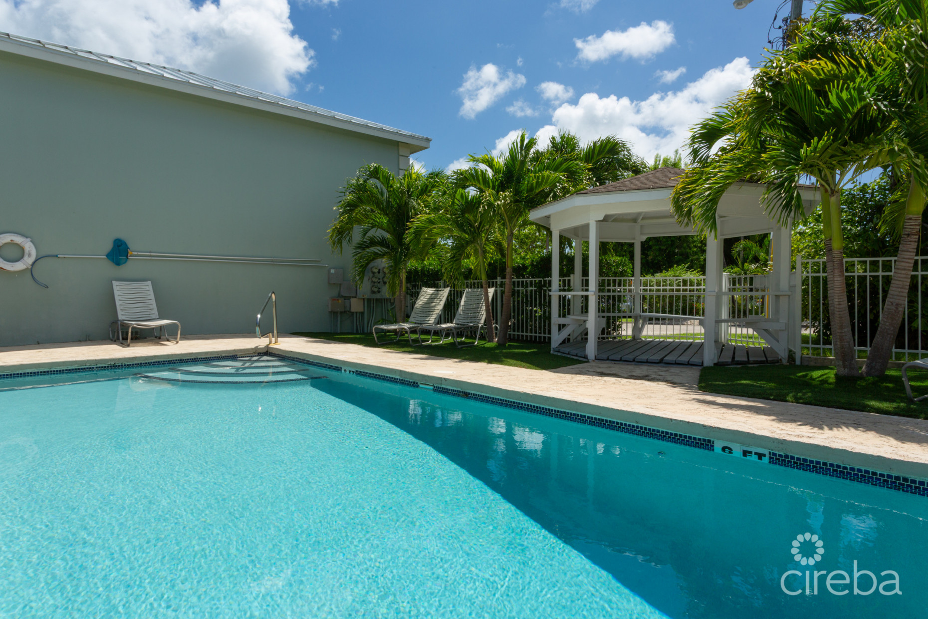 TURNKEY 2BED PLUS DEN END UNIT TROPICAL HAVEN