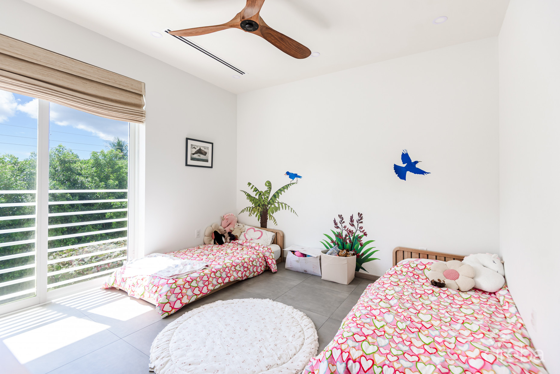 PLYMOUTH 3 BEDROOM CORNER TOWNHOUSE - 7 MILE BEACH CORRIDOR