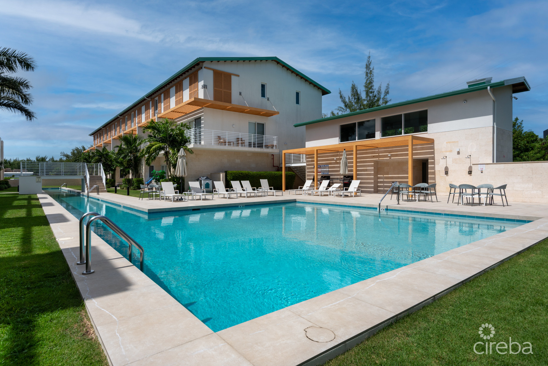 PLYMOUTH 3 BEDROOM CORNER TOWNHOUSE - 7 MILE BEACH CORRIDOR