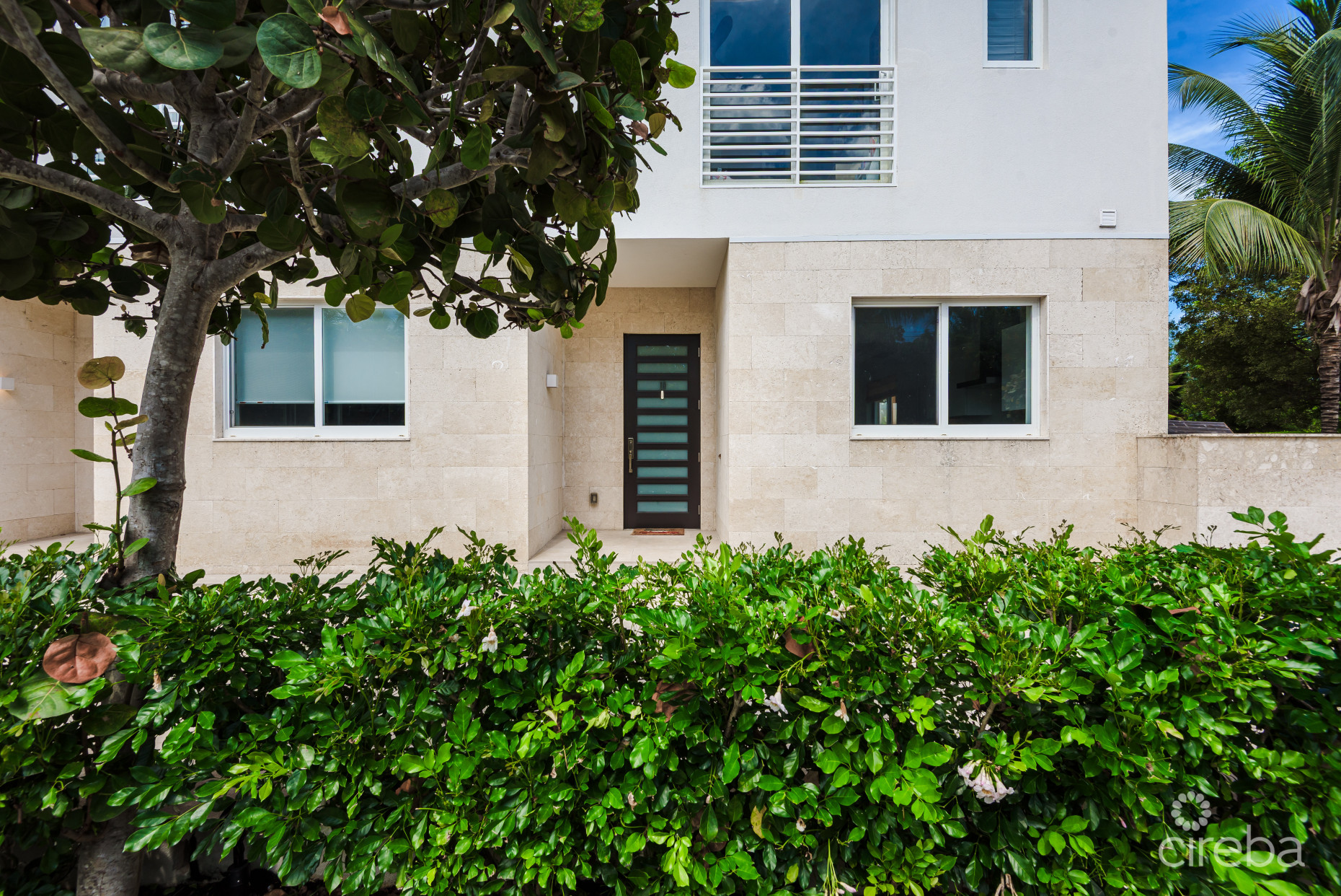 PLYMOUTH 3 BEDROOM CORNER TOWNHOUSE - 7 MILE BEACH CORRIDOR