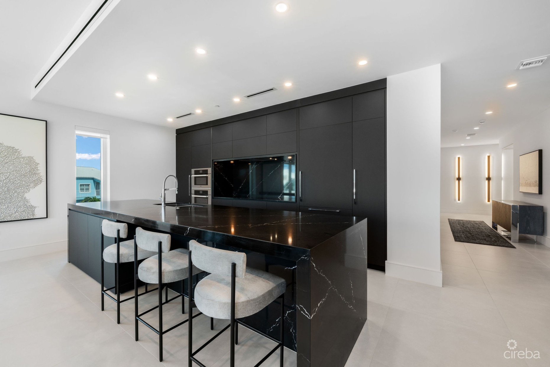 AQUA RESIDENCE 2 - LUXURY SEVEN MILE BEACH CONDO