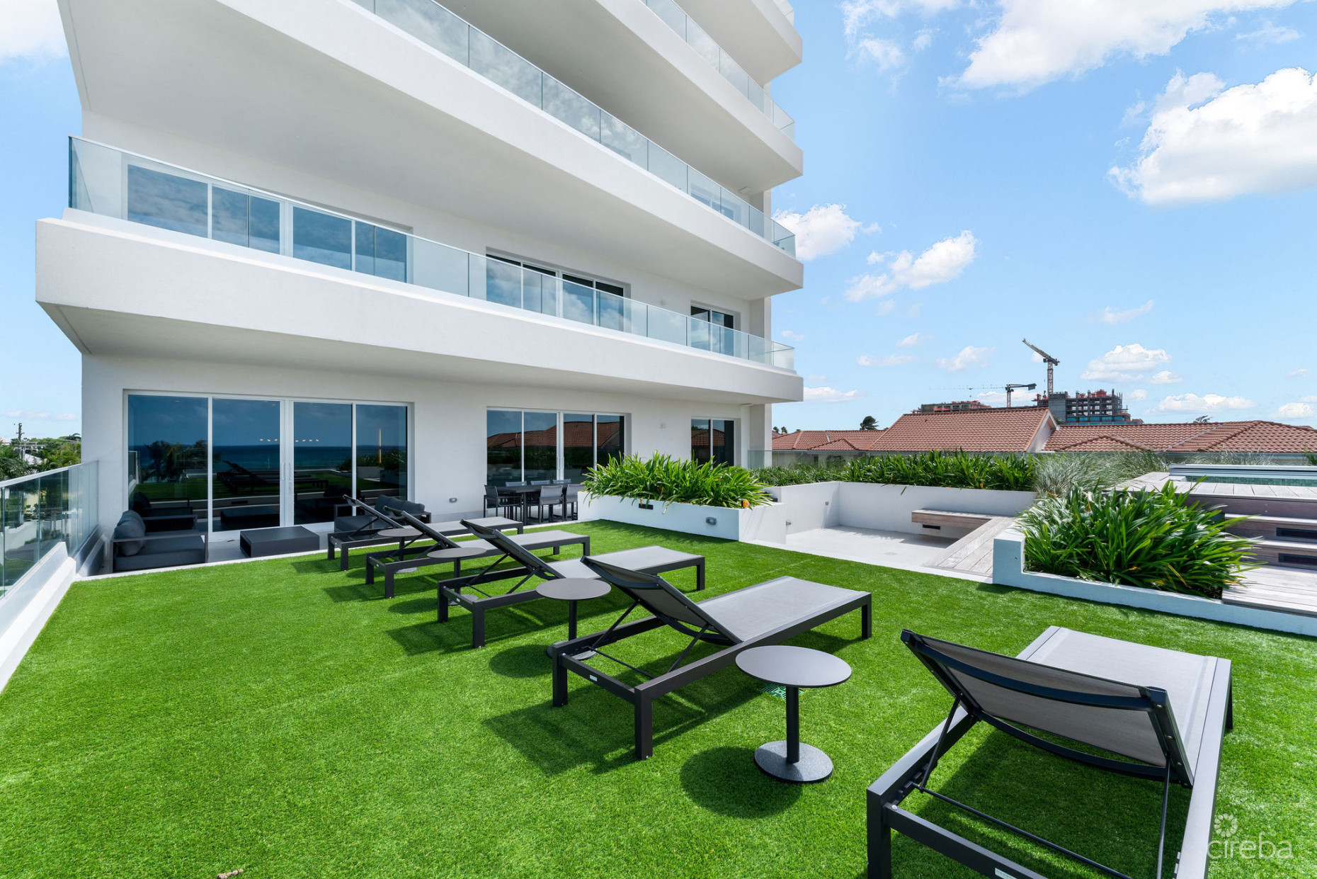AQUA RESIDENCE 2 - LUXURY SEVEN MILE BEACH CONDO