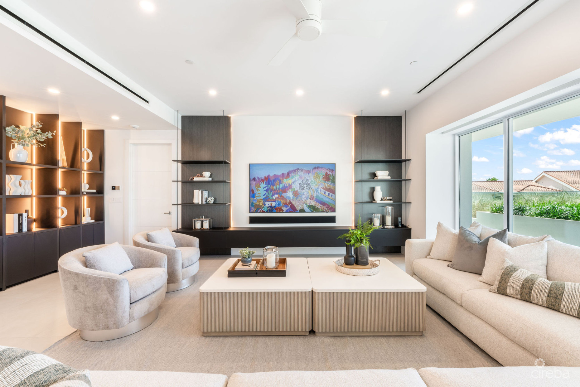 AQUA RESIDENCE 2 - LUXURY SEVEN MILE BEACH CONDO