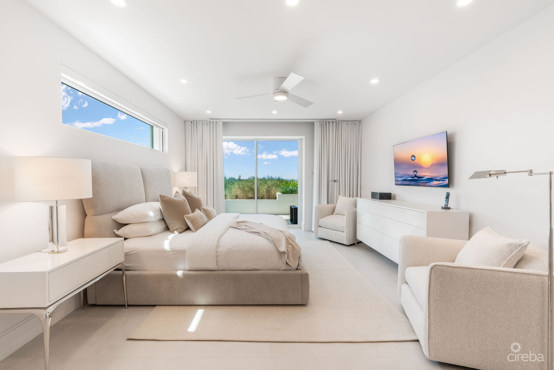 AQUA RESIDENCE 2 - LUXURY SEVEN MILE BEACH CONDO