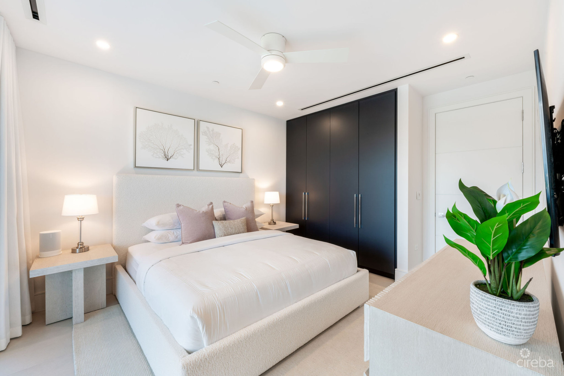 AQUA RESIDENCE 2 - LUXURY SEVEN MILE BEACH CONDO