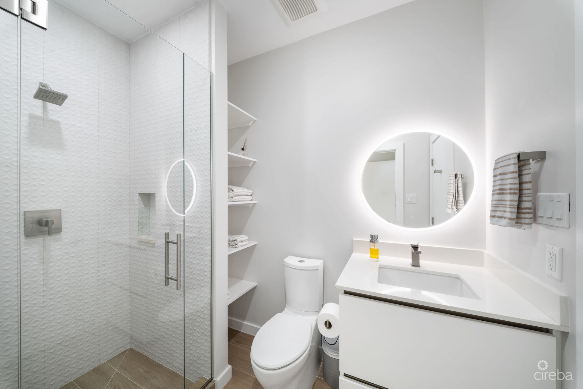 SILVER REEF RESIDENCES:  STUNNING GROUND FLOOR 2-BEDROOM