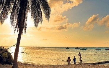 UK's Daily Telegraph Travel Report on the Cayman Islands as a unique destination