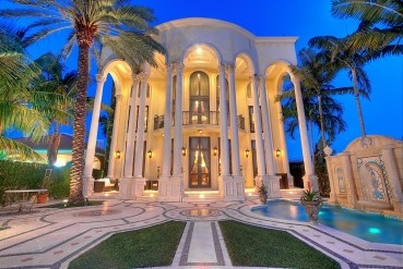 Versace Mansion sells for $41 million, but what does Cayman have on offer?
