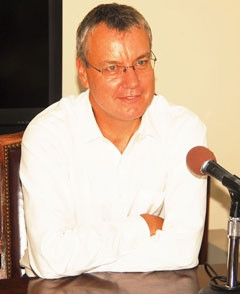 UK Territories Director applauds Health City in Cayman