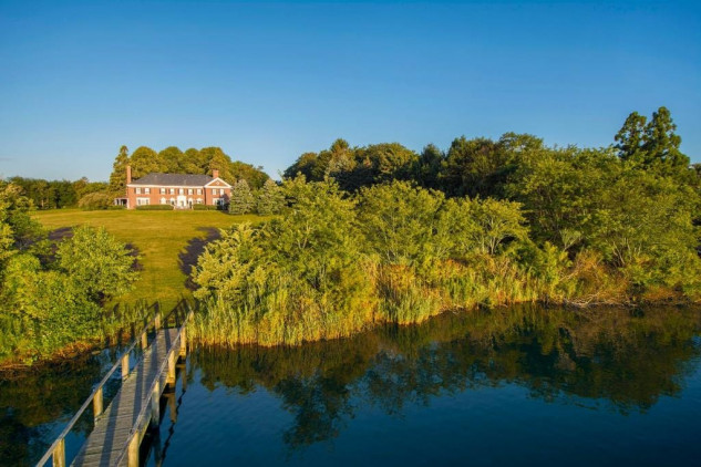 PREMIER SUBDIVIDABLE WATERFRONT ESTATE,