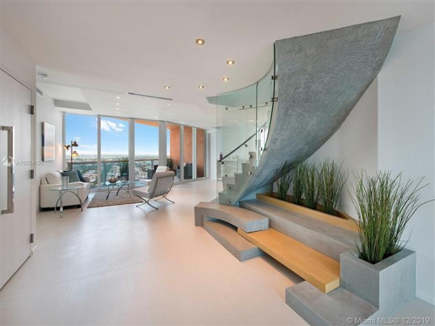 Portofino Tower, 300 S Pointe Dr