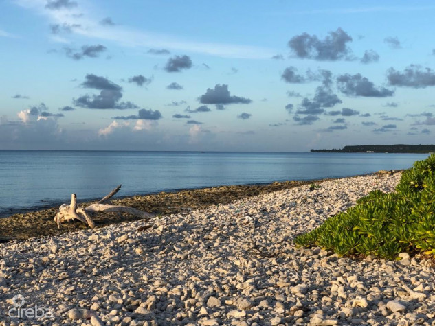 PRIMIER WATERFRONT LOT CAYMAN BRAC