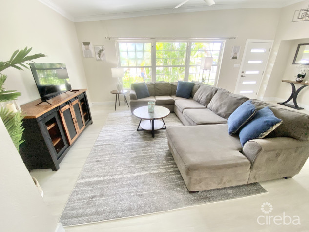 STUNNINGLY RENOVATED 3 BED +DEN HOME IN GEORGE TOWN