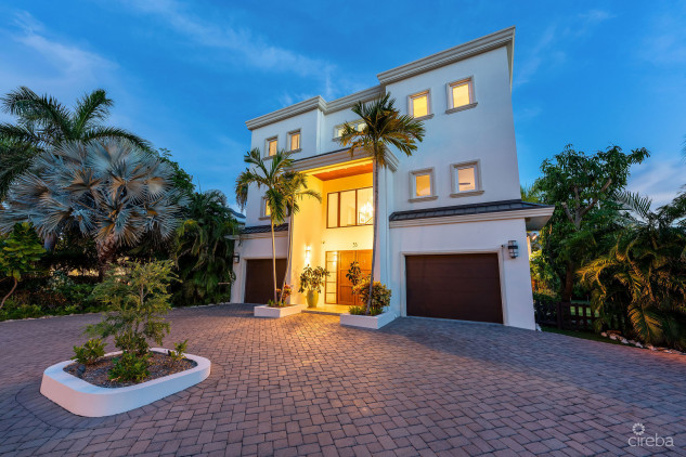 HOYA QUAY 35, CRYSTAL HARBOUR