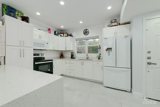 OCEAN CLUB 2BED/2.5BATH CONDO