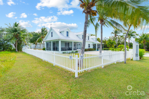 HIGHLANDS - ONE SIDE OF A DUPLEX