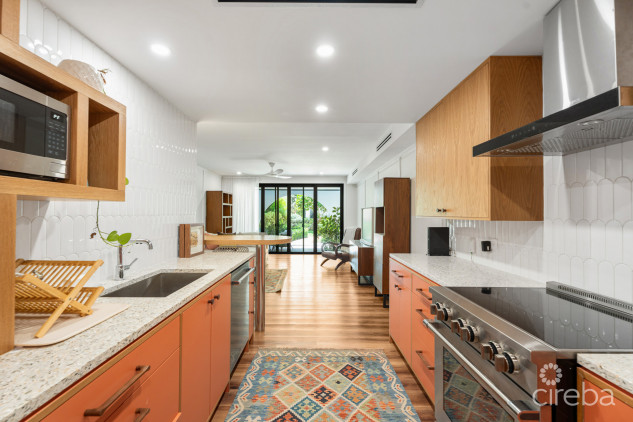 VILLA PAPPAGALLOS 4, WEST BAY RENOVATED CONDO