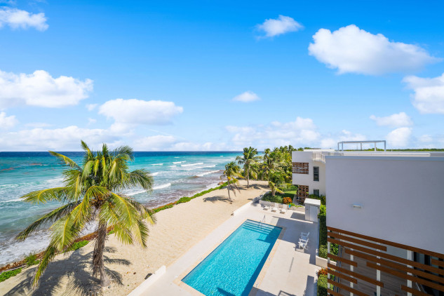 SILVER REEF RESIDENCES  #4 -   A BEACHFRONT GEM